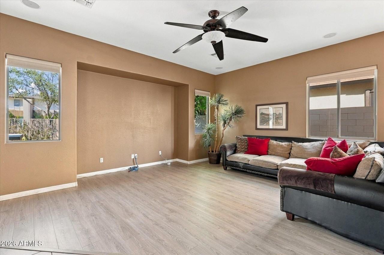 2280 E Indigo Dr - Photo 7 of 35