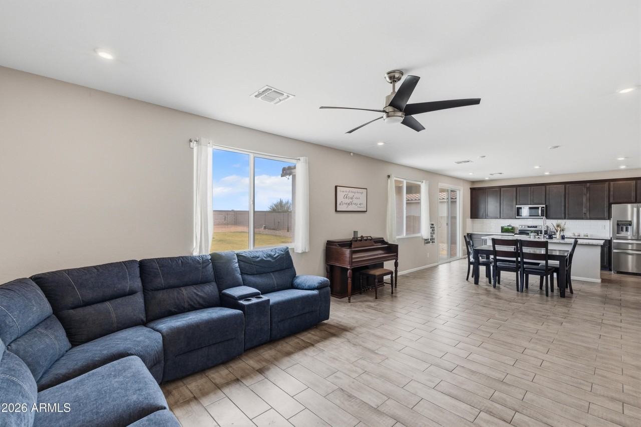 65 S Siena Ln - Photo 3 of 27