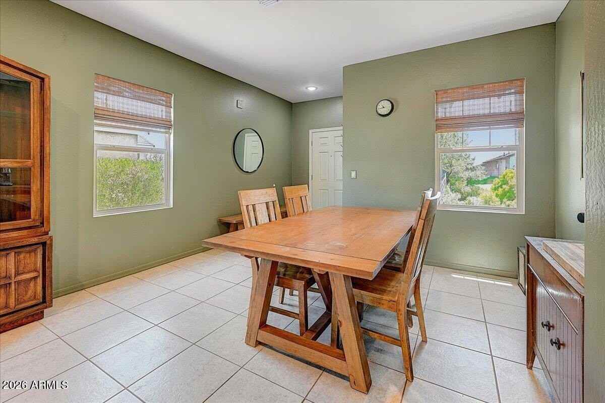 19254 W Pierson St - Photo 6 of 39