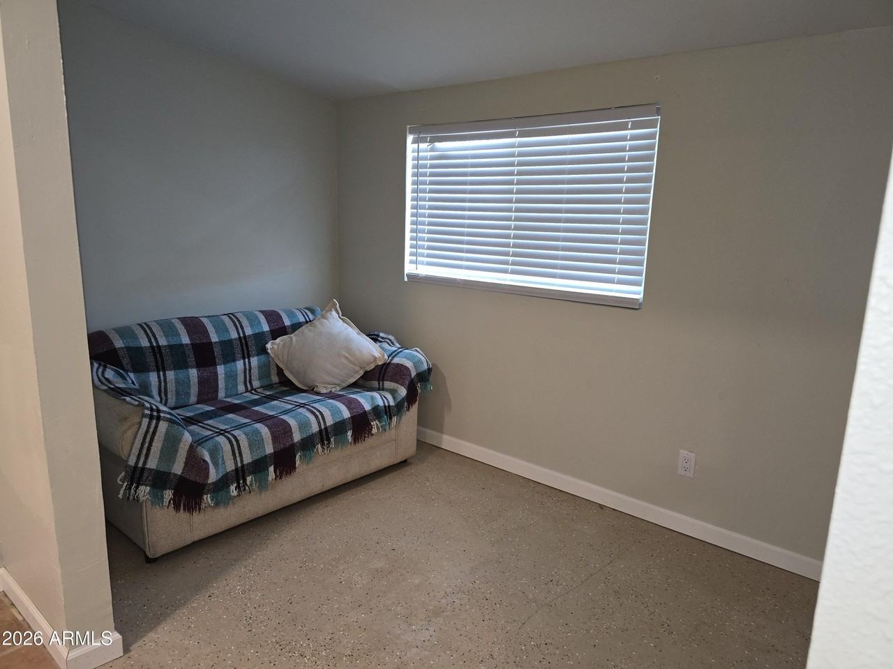 21655 W Harding St - Photo 7 of 12
