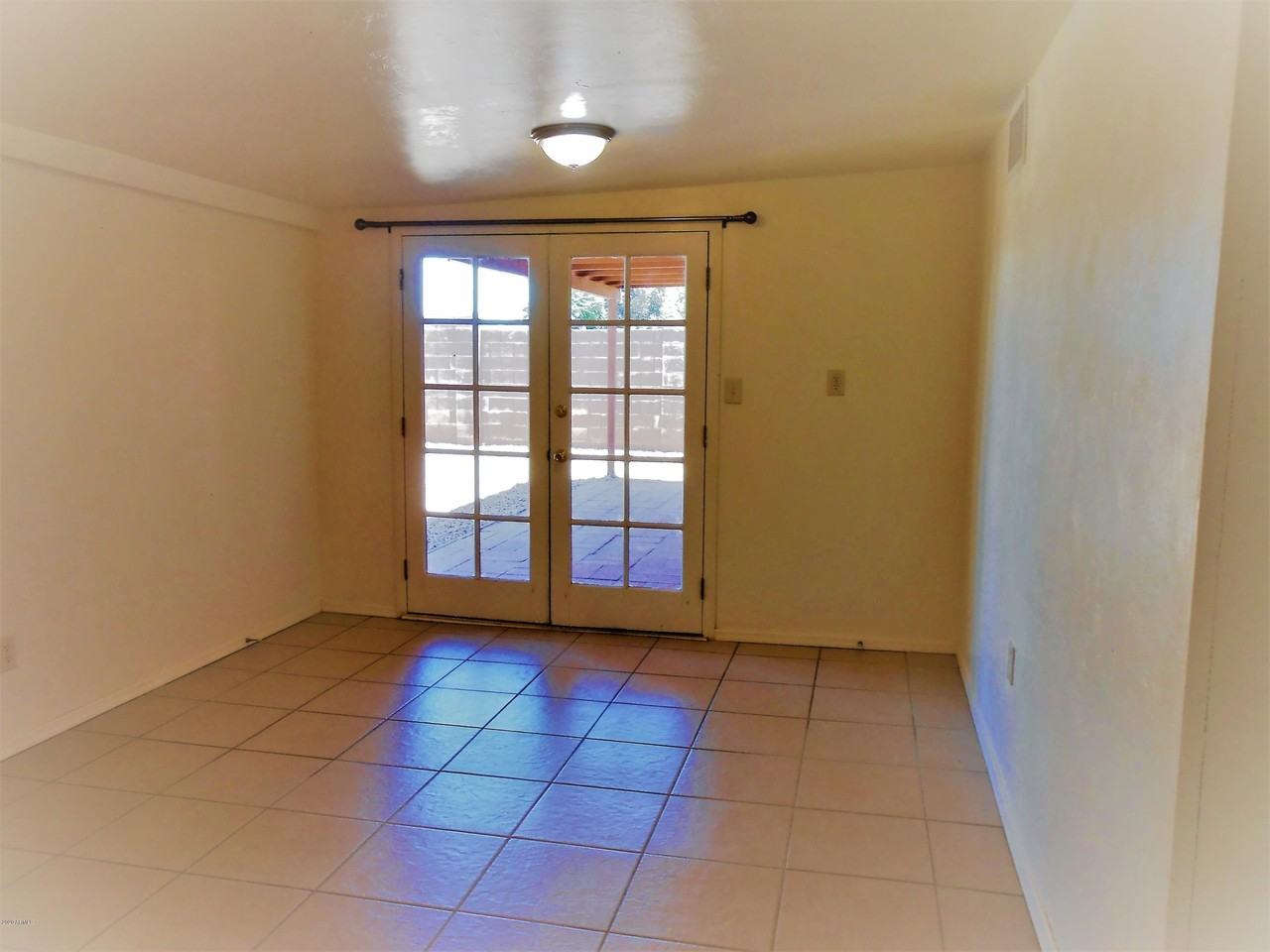 4901 E De Medici Dr - Photo 5 of 32
