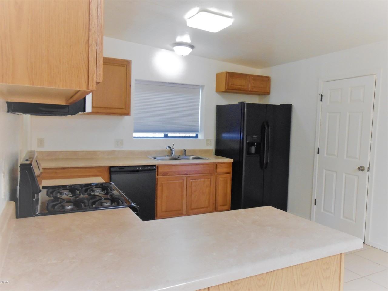 4901 E De Medici Dr - Photo 6 of 32