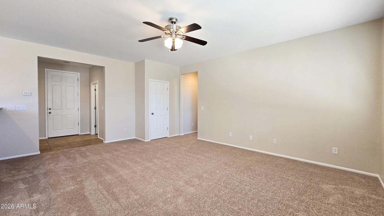 617 S 165th Ave - Photo 4 of 28