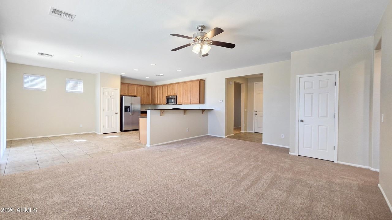 617 S 165th Ave - Photo 5 of 28