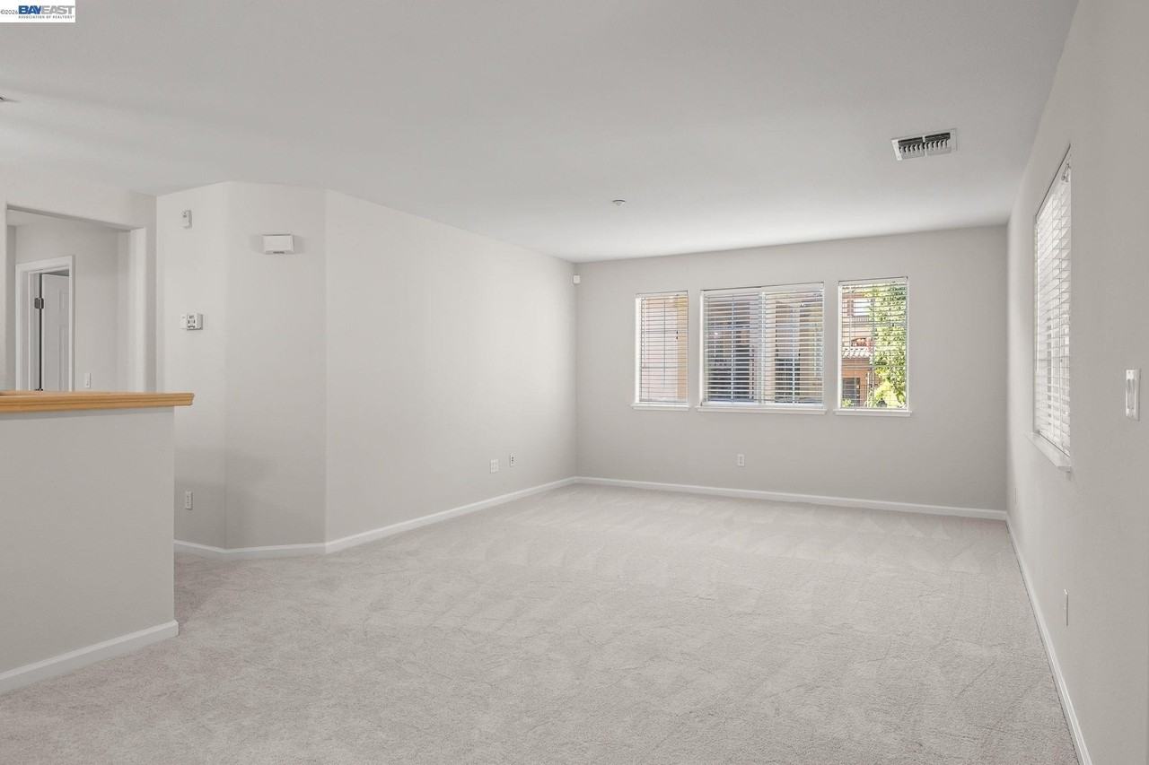 27 Meritage Cmn #205 - Photo 4 of 25