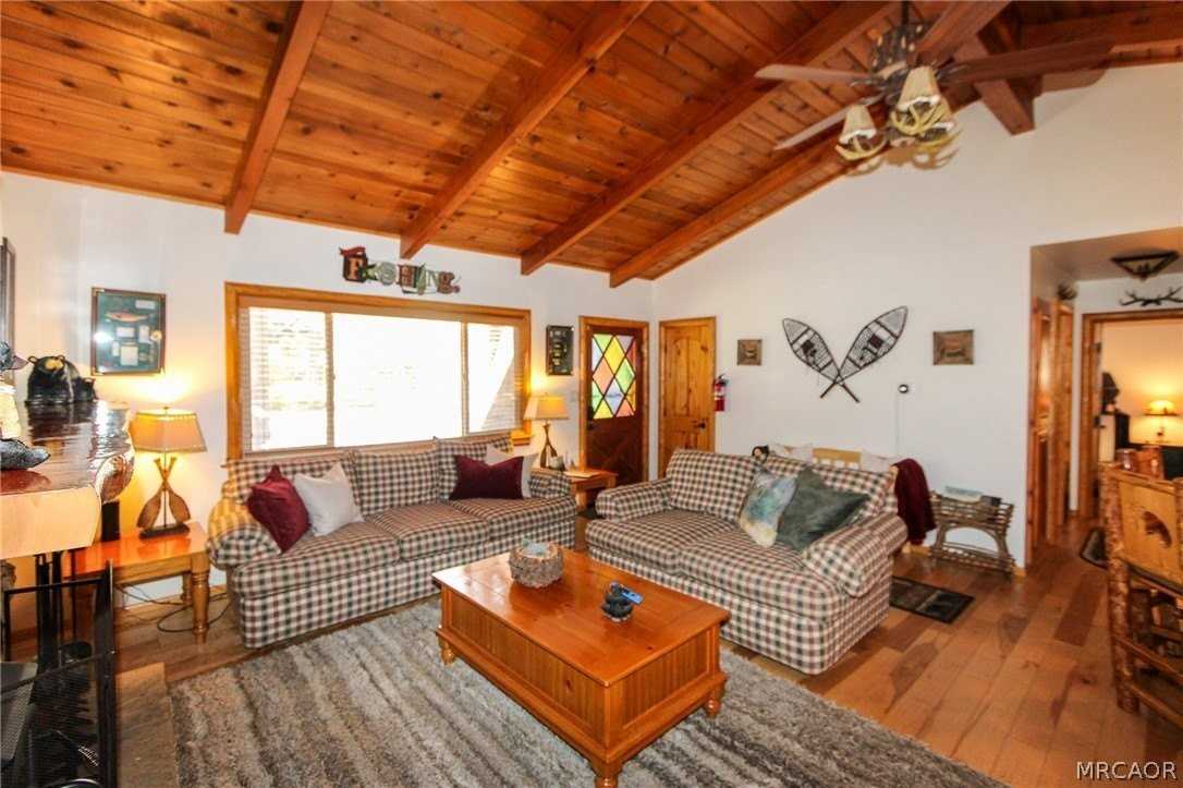 808 W Rainbow Blvd - Photo 4 of 34