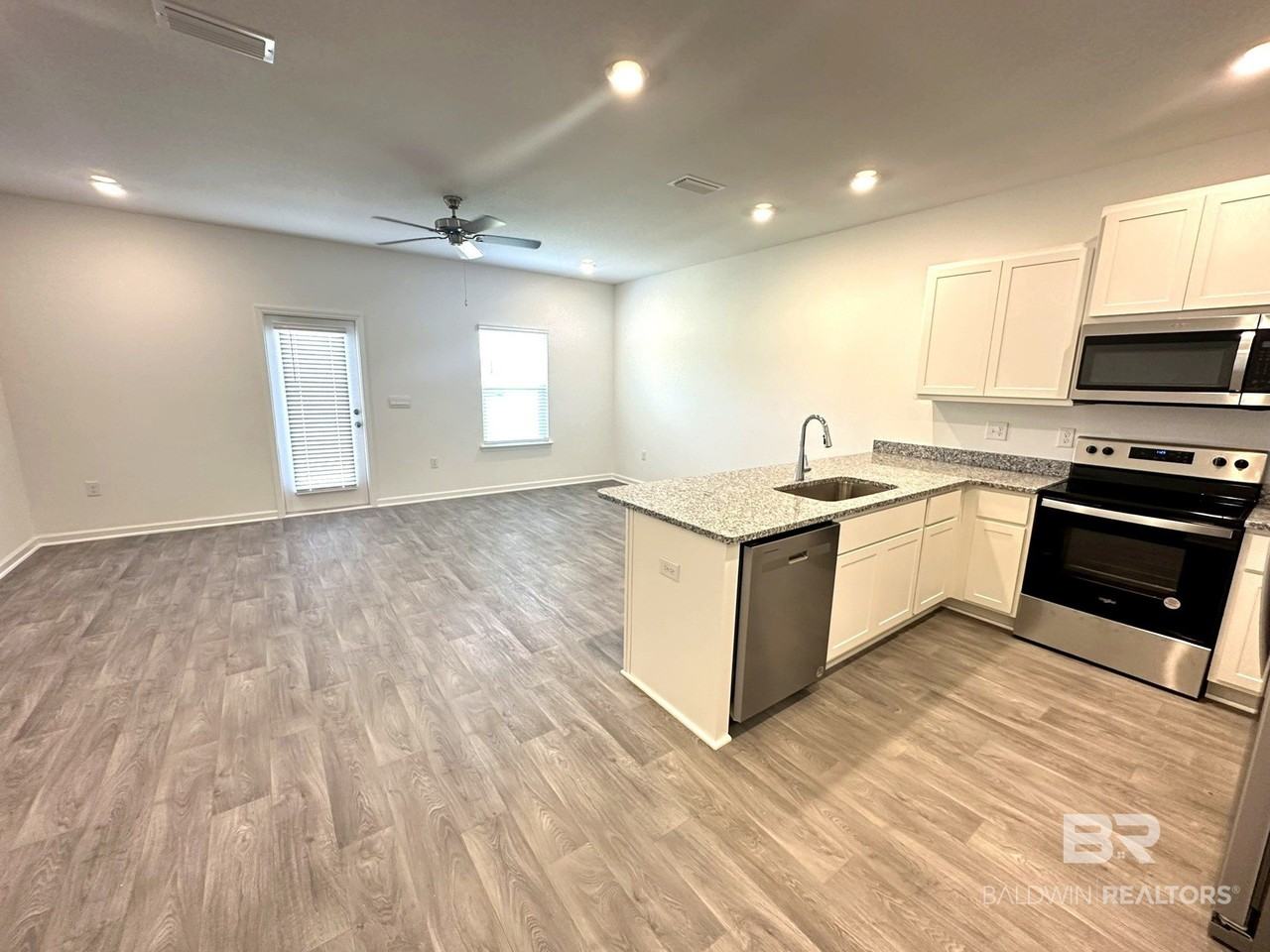 12775 Philadelphia Blvd #6 - Photo 3 of 17