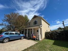 featured image of 1422 Holleman Dr