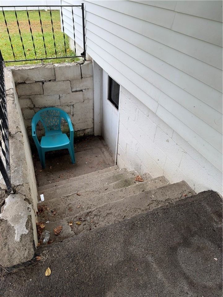 33 S Carroll St - Photo 4 of 12