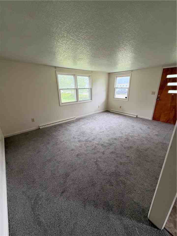 33 S Carroll St - Photo 5 of 12