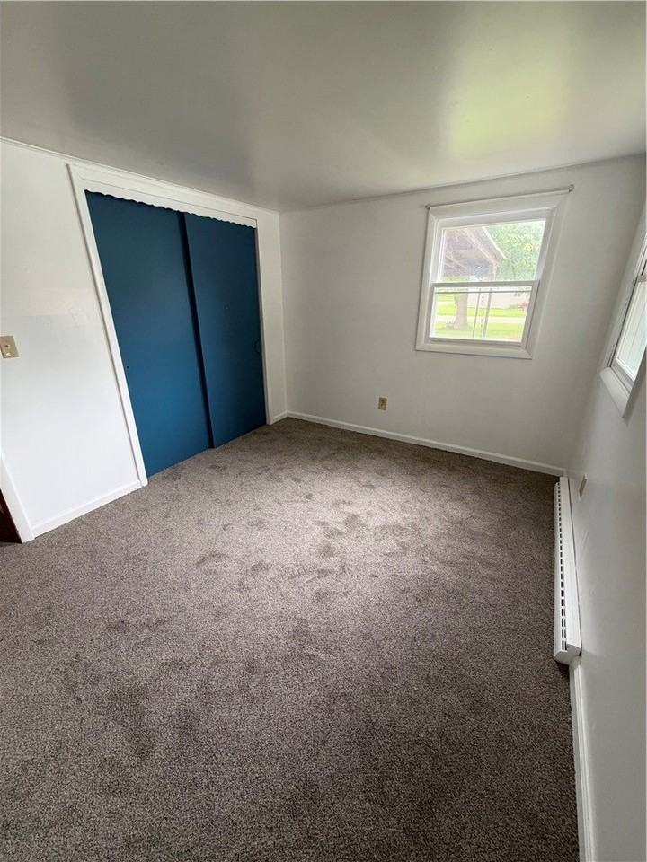 33 S Carroll St - Photo 7 of 12