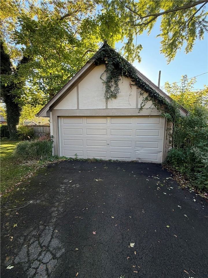 166 Beresford Rd - Photo 3 of 17