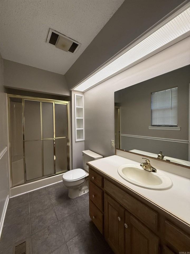 1918 Doris Dr - Photo 4 of 23