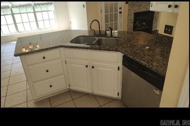 1515 Freyaldenhoven Ln - Photo 3 of 20