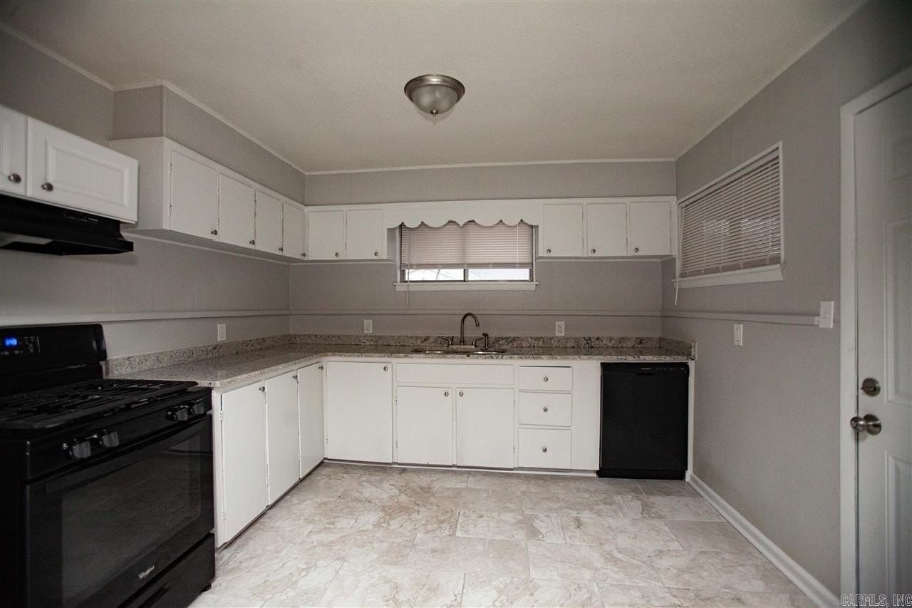 210 Mount Olive St - Photo 3 of 11