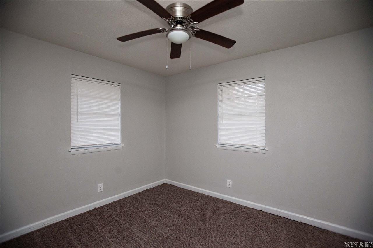 210 Mount Olive St - Photo 7 of 11