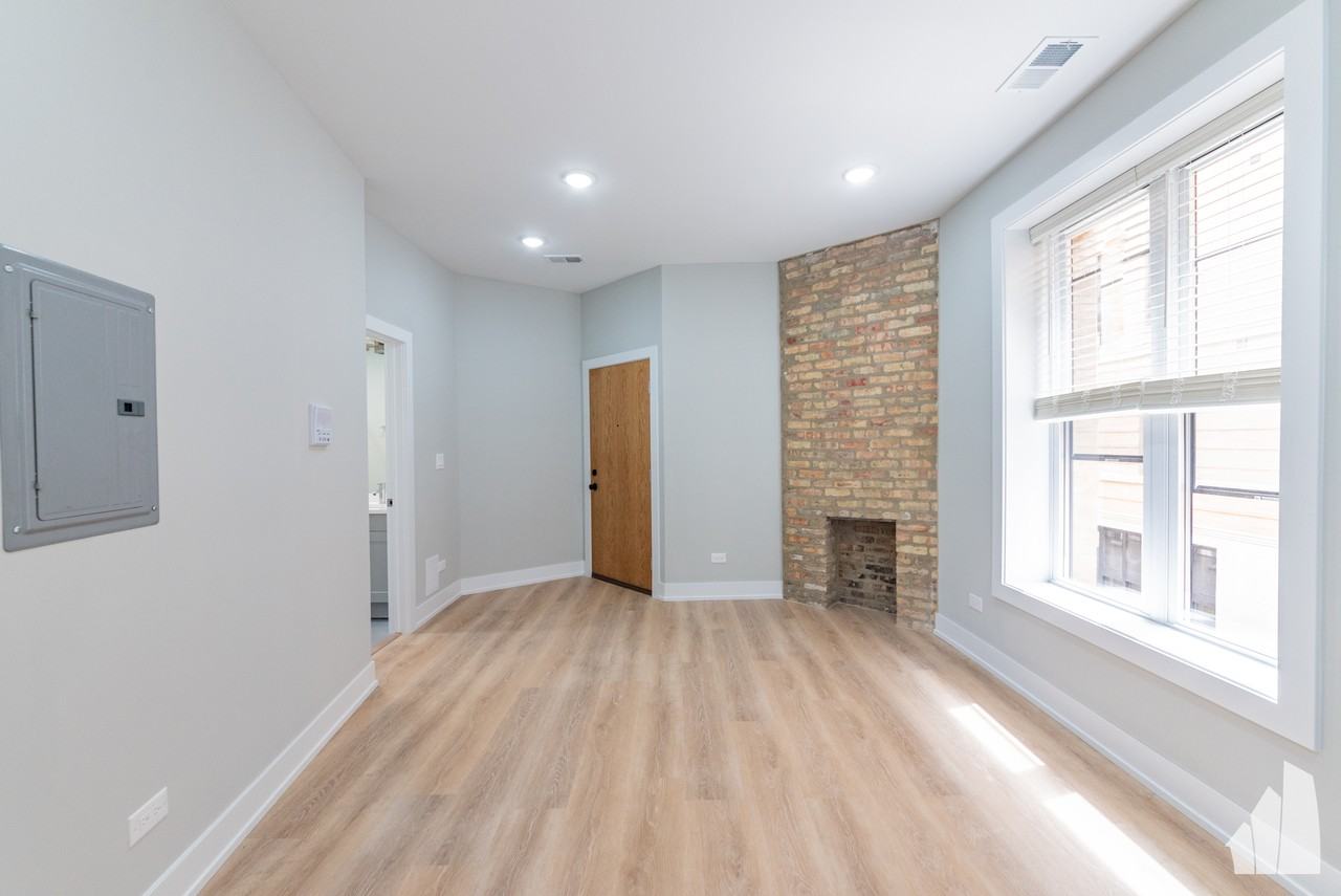 428 W Belden Ave #438-17 - Photo 5 of 13
