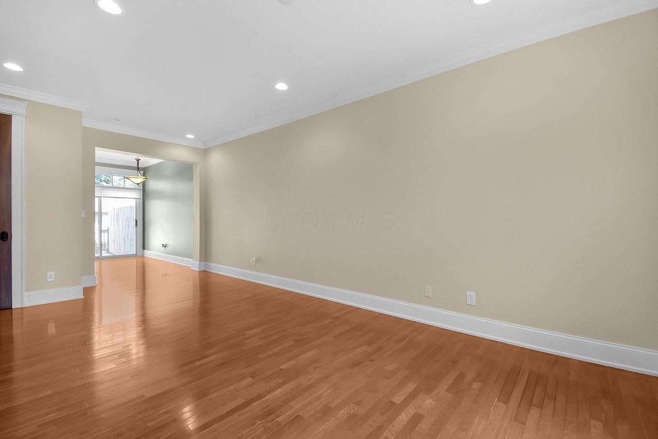 360 Forest St - Photo 6 of 25