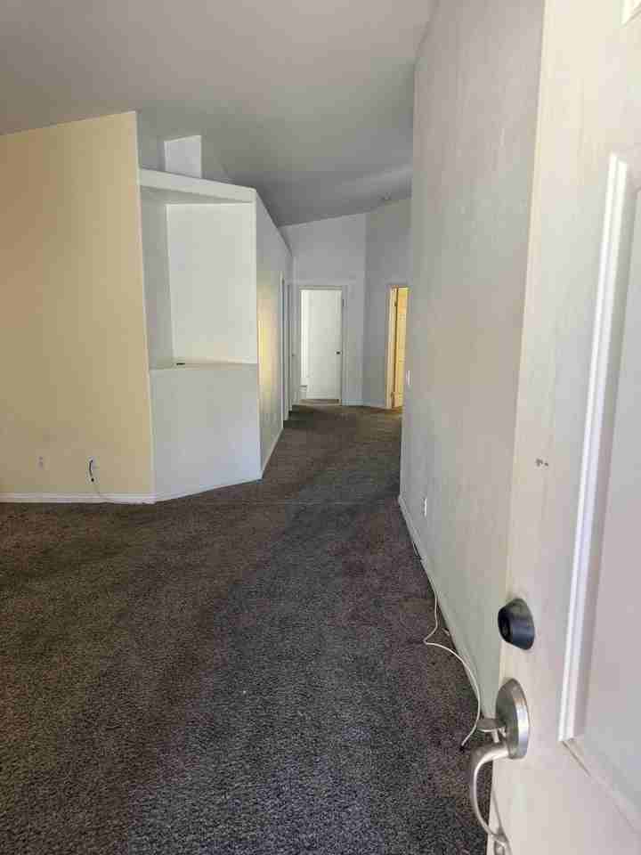 66139 8th St - Photo 3 of 19