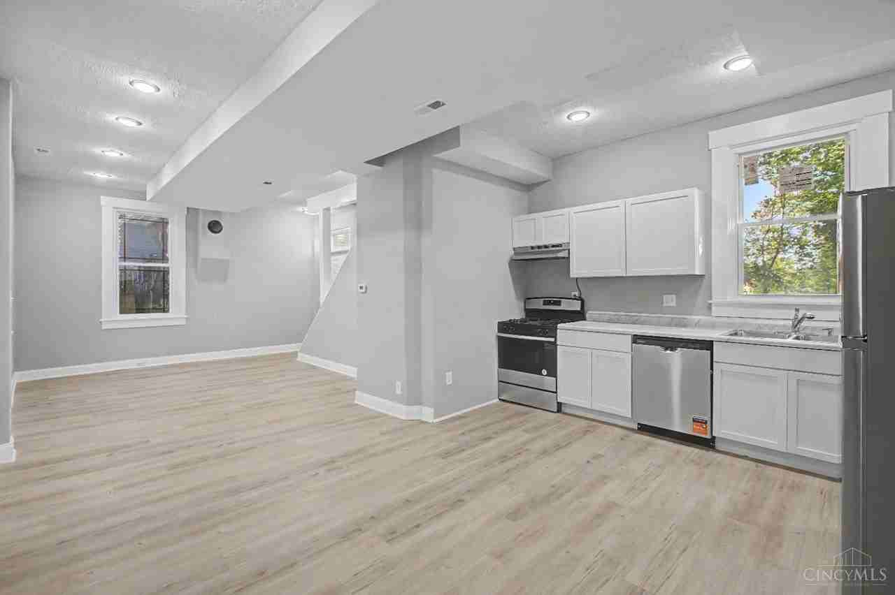 6409 Chandler St - Photo 7 of 34