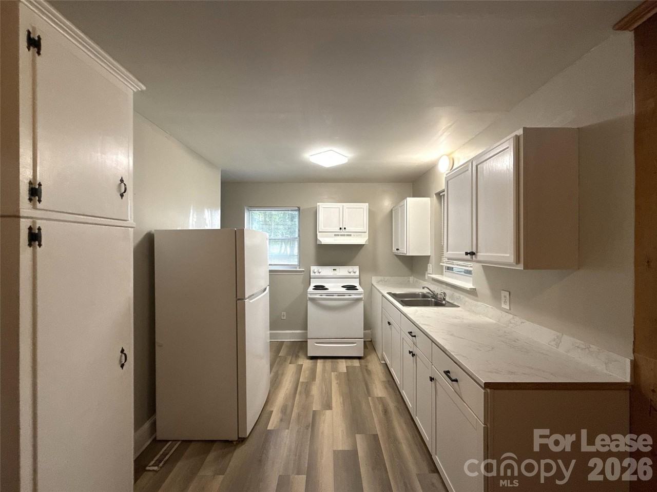 2000 Weststone Dr - Photo 3 of 12