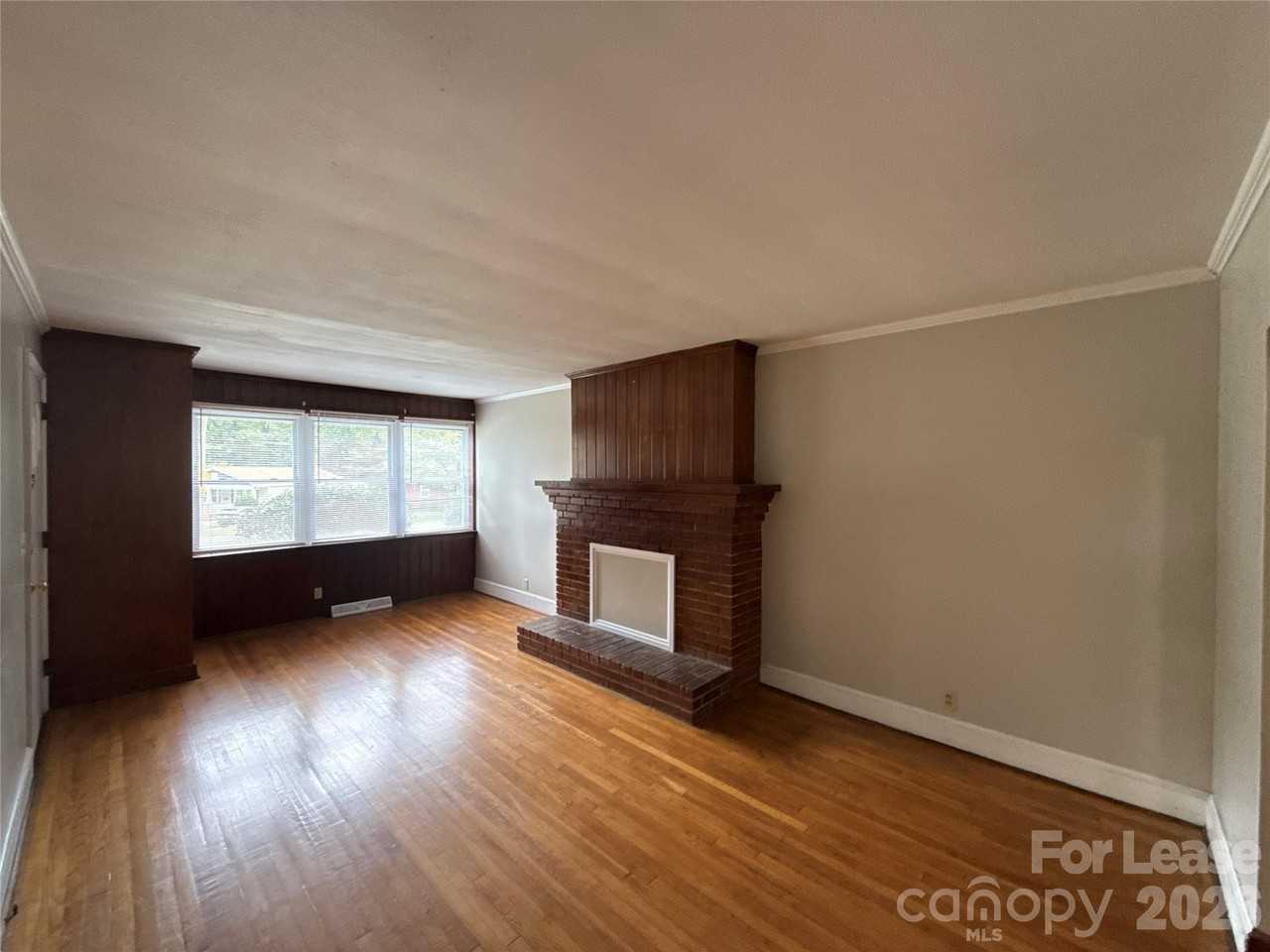 2000 Weststone Dr - Photo 7 of 12