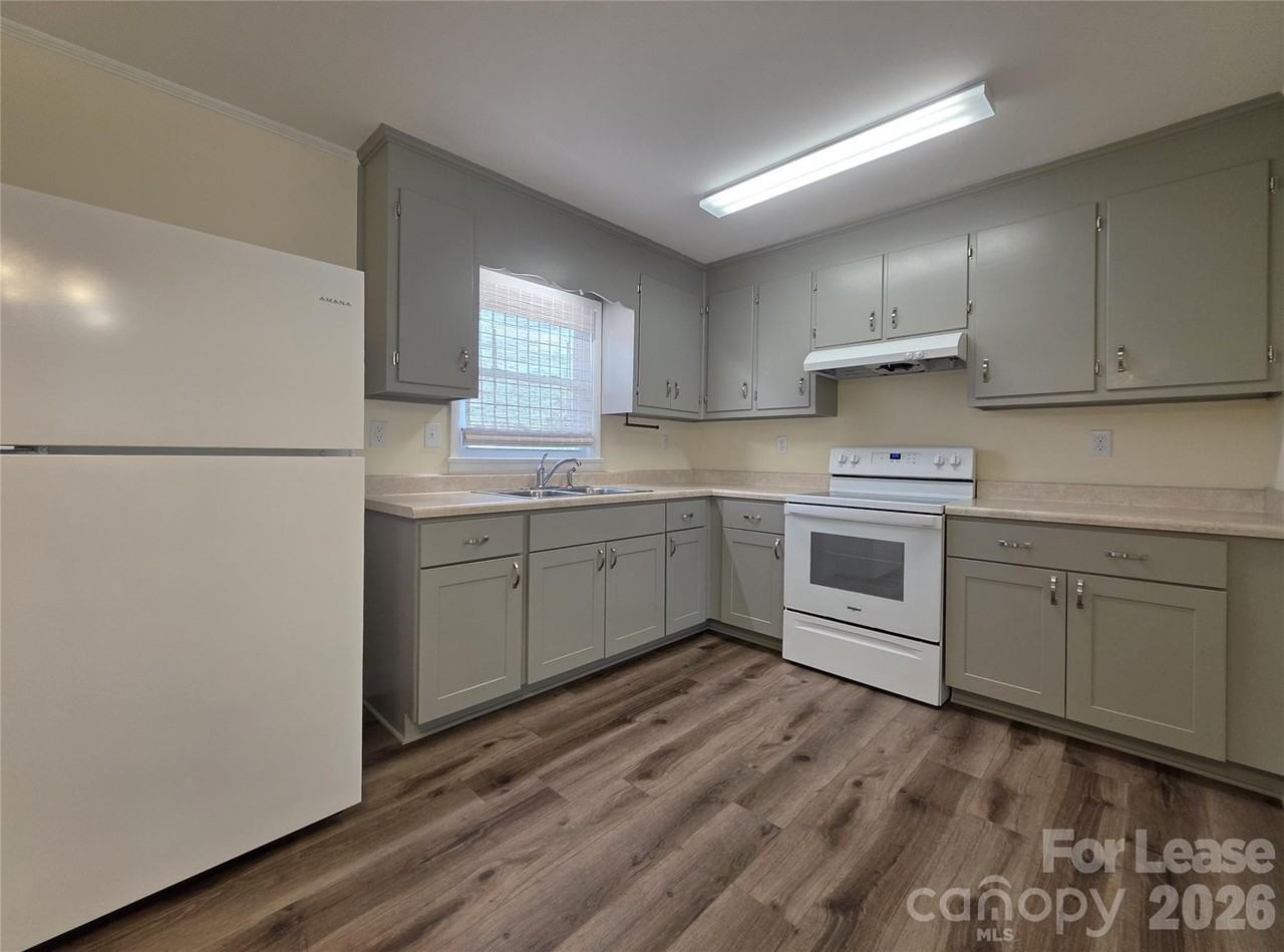 304 Crescent St #3 - Photo 5 of 16
