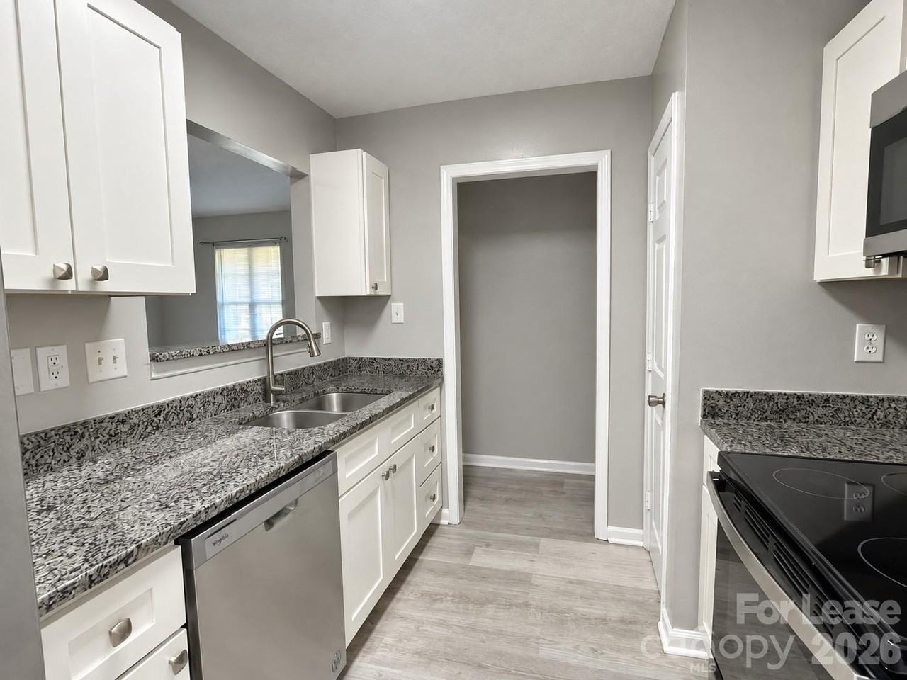 1302 Eagles Landing Dr - Photo 2 of 19