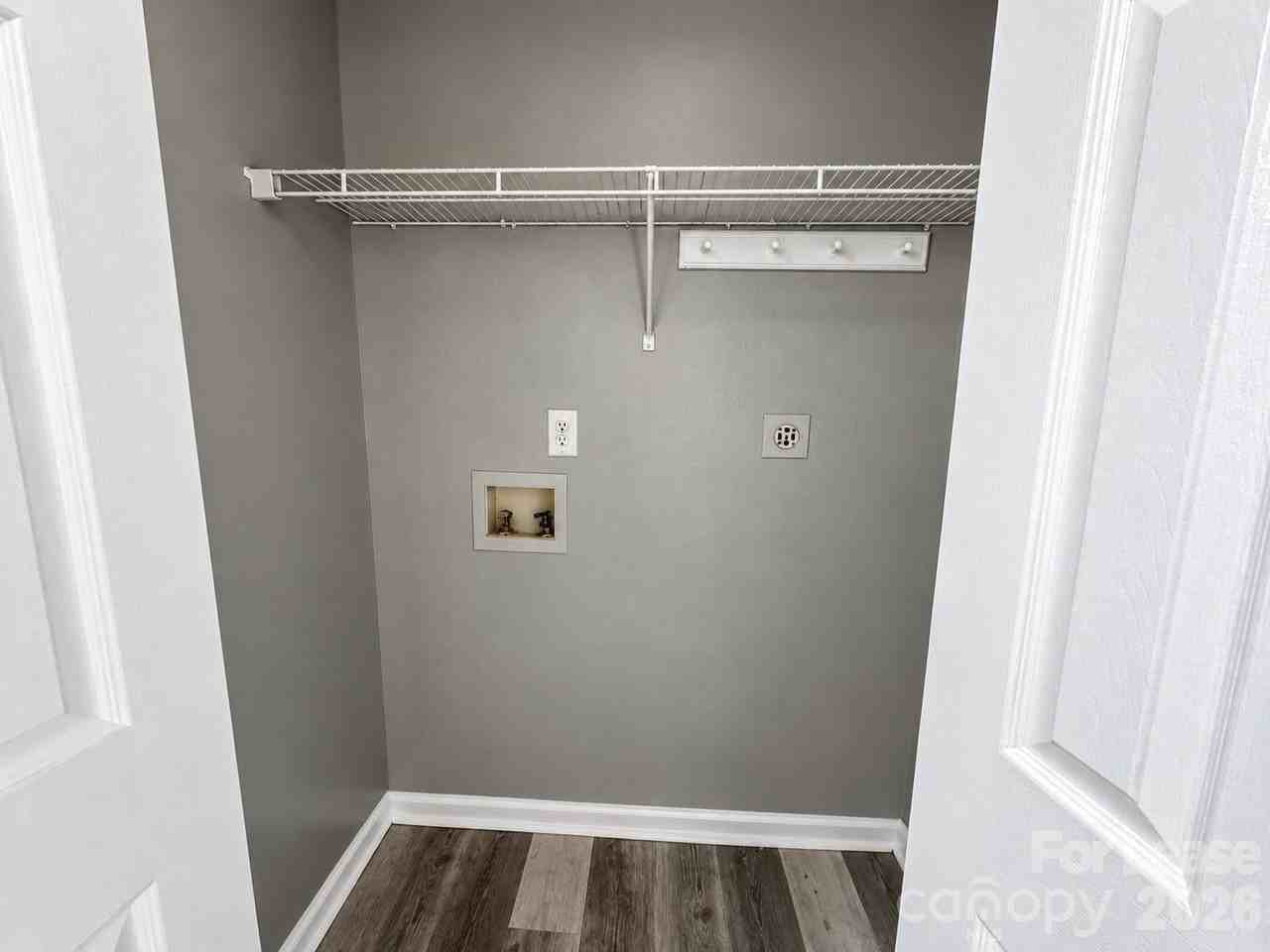 1302 Eagles Landing Dr - Photo 4 of 19