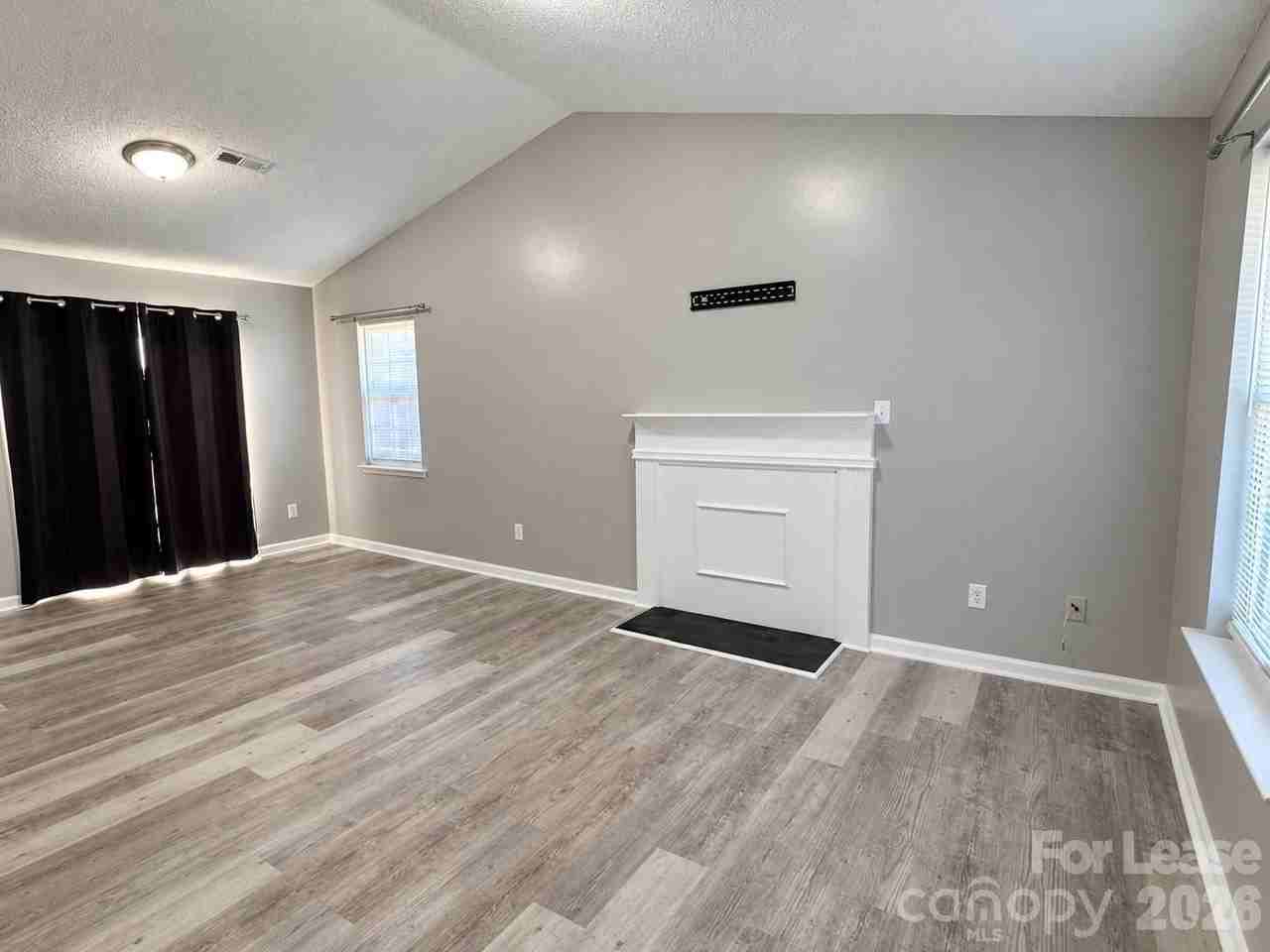 1302 Eagles Landing Dr - Photo 6 of 19