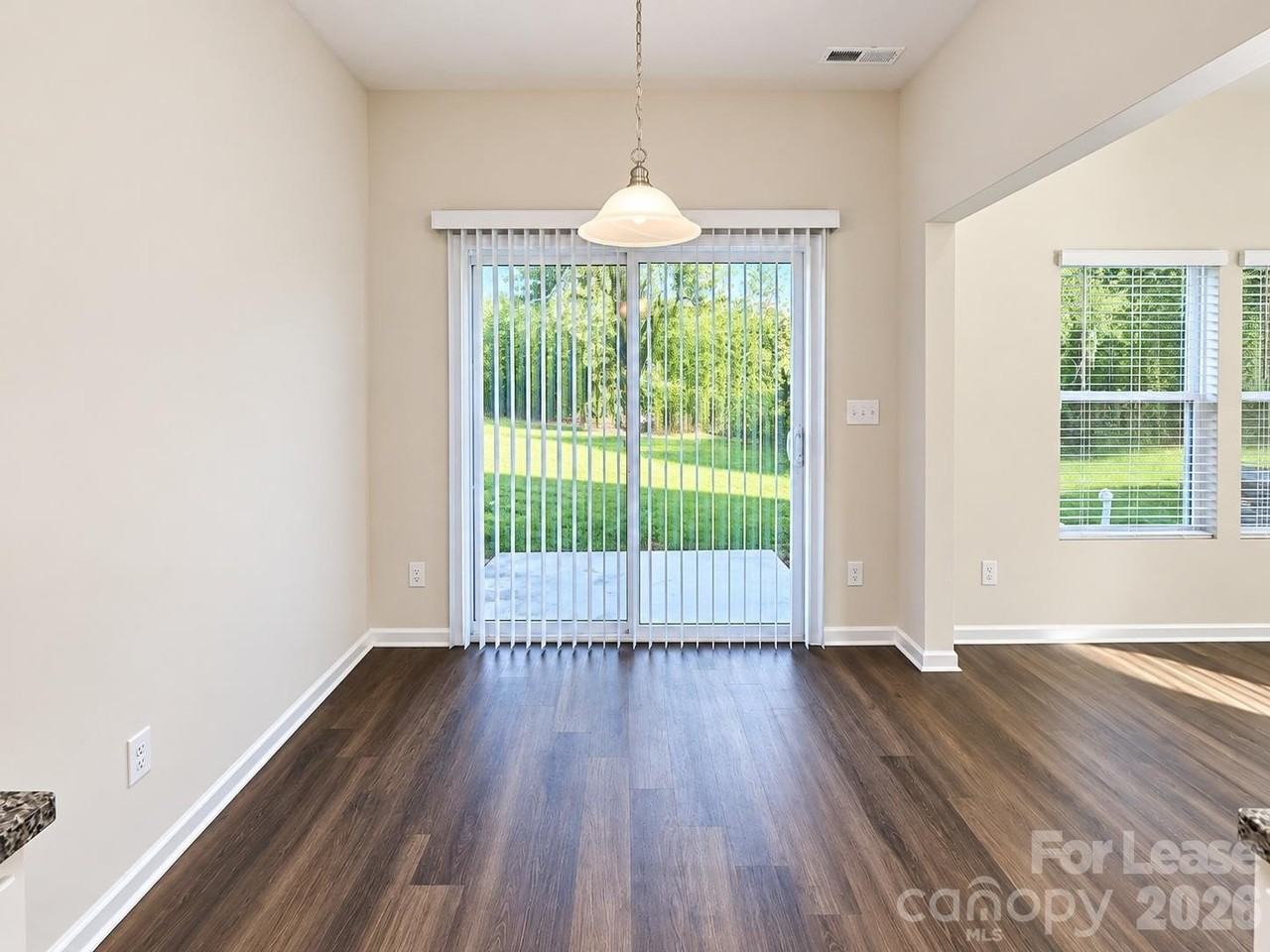 914 S Battleground Ave #3 - Photo 4 of 31