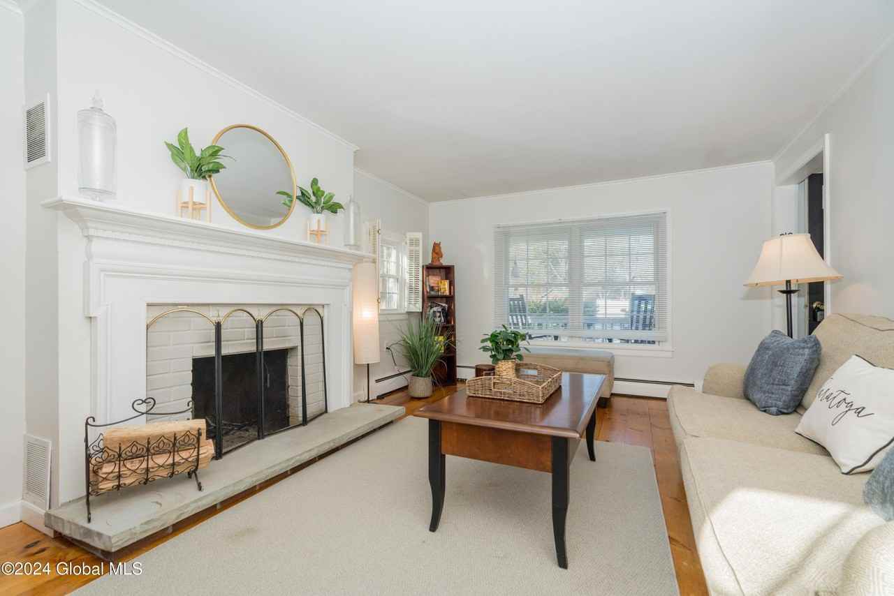 364 Caroline St - Photo 2 of 22