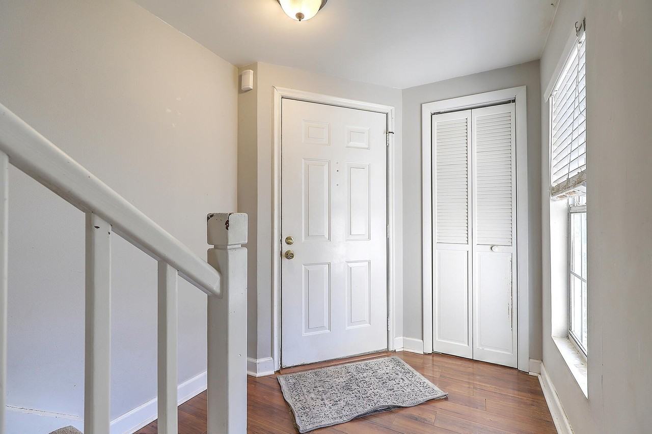 1112 Monaco Dr - Photo 4 of 30
