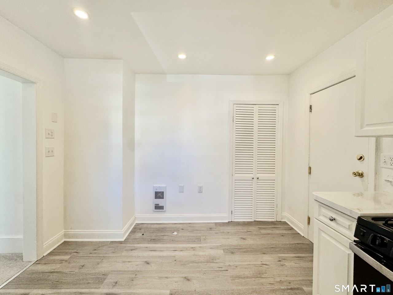 44 Highview Ave #2 - Photo 3 of 11