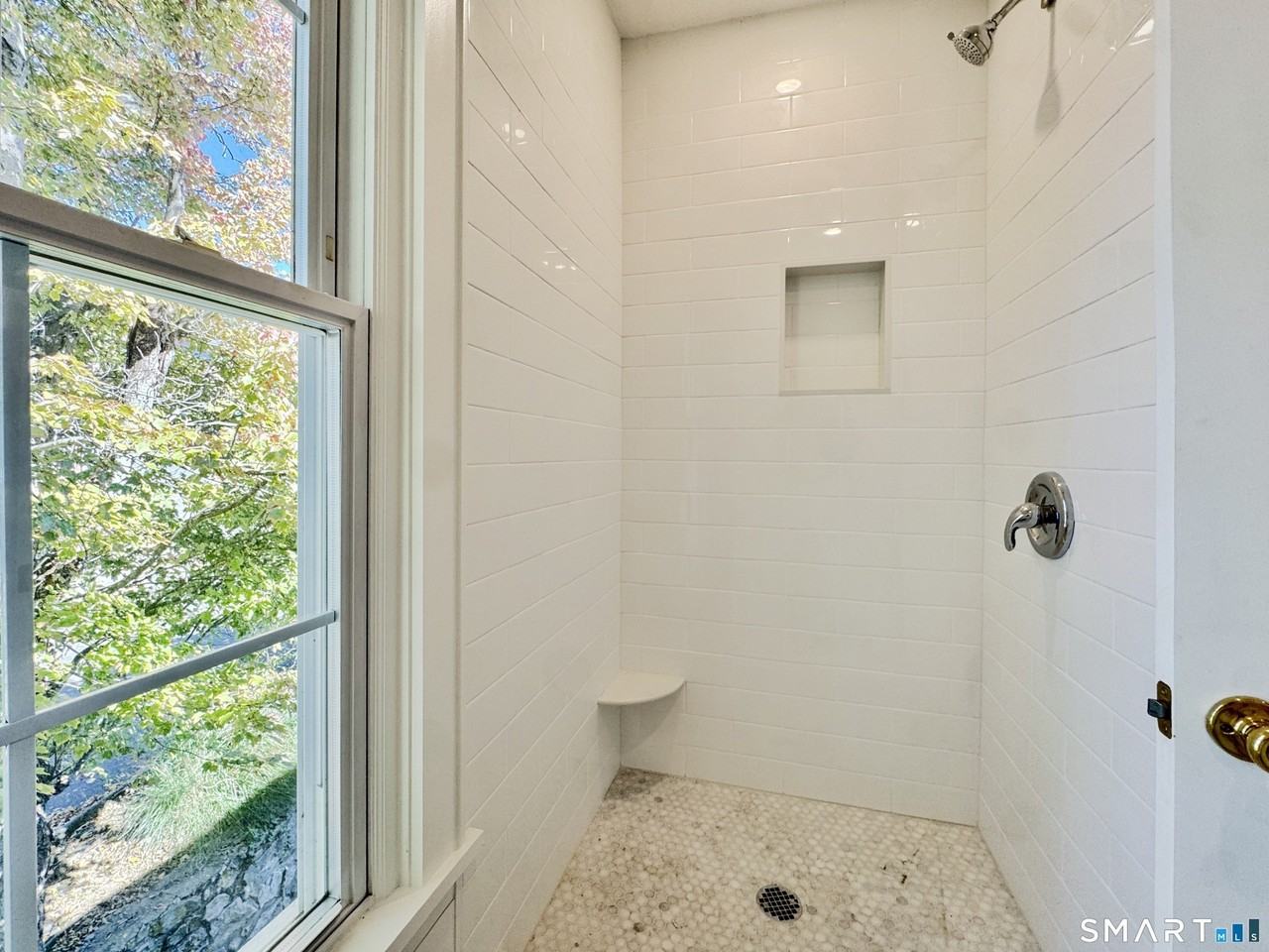 44 Highview Ave #2 - Photo 7 of 11