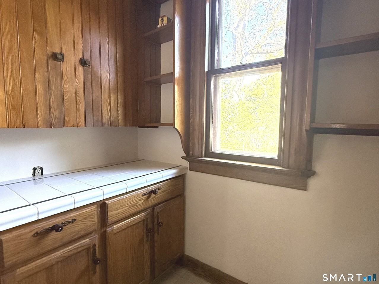 185 Curtis St - Photo 6 of 19