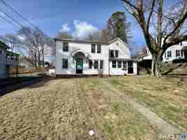 featured image of 126 Beecher St #2