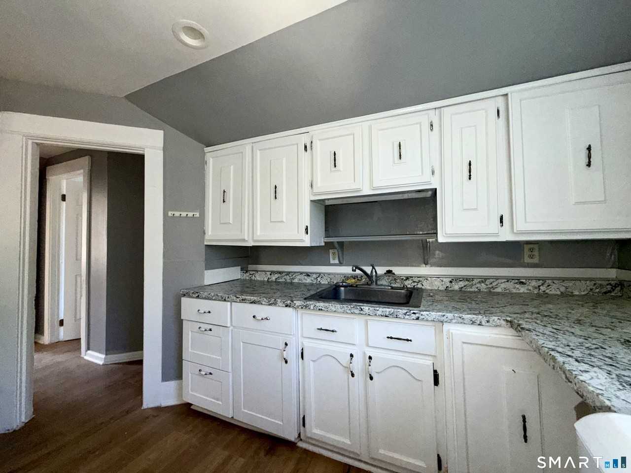 3 Hill St #5 - Photo 3 of 10
