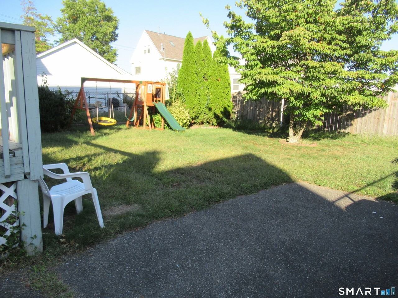 326 Bradley St - Photo 2 of 20
