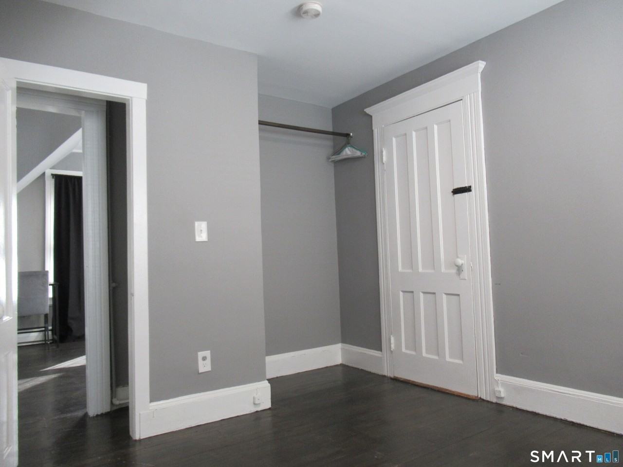326 Bradley St - Photo 4 of 20