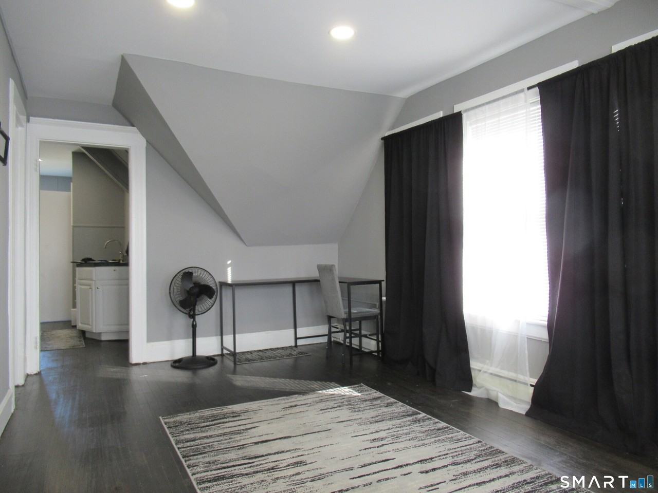 326 Bradley St - Photo 6 of 20