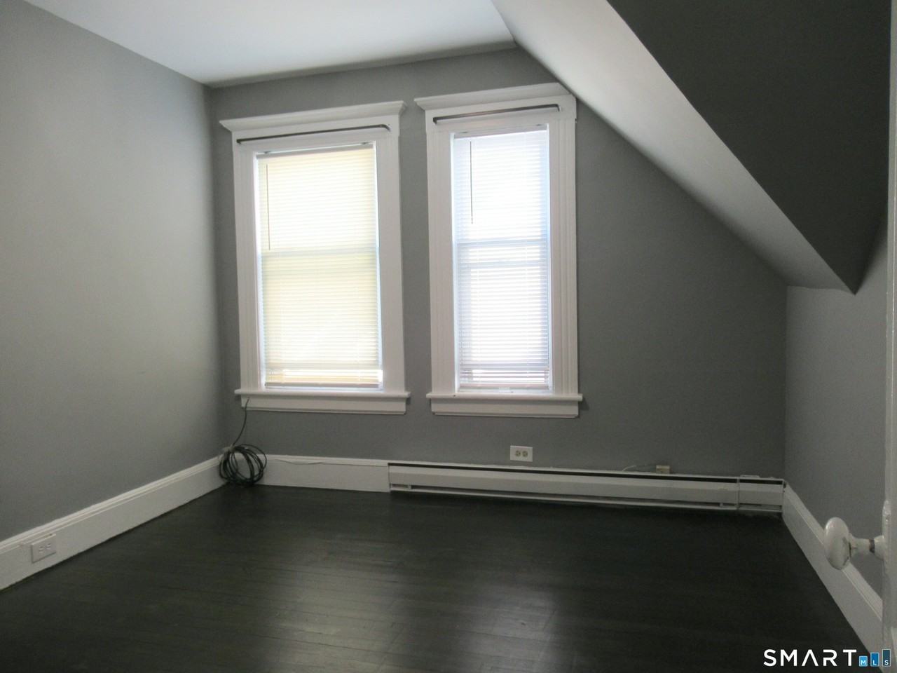 326 Bradley St - Photo 7 of 20