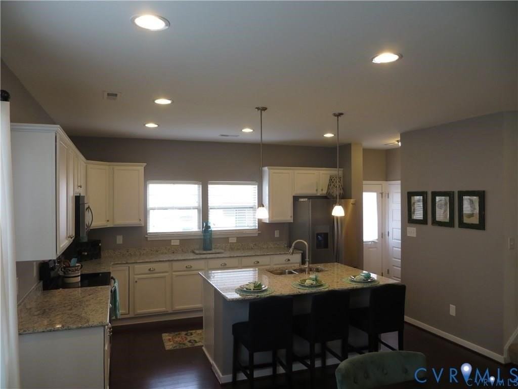 8062 Ellendale Dr - Photo 5 of 10
