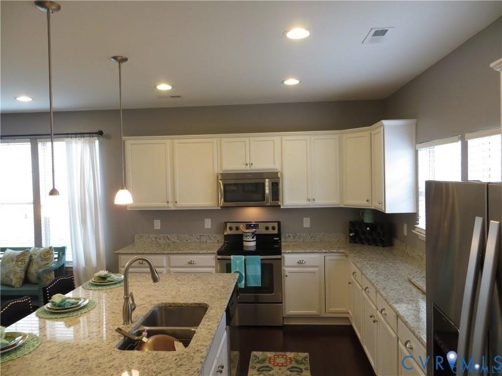 8062 Ellendale Dr - Photo 6 of 10
