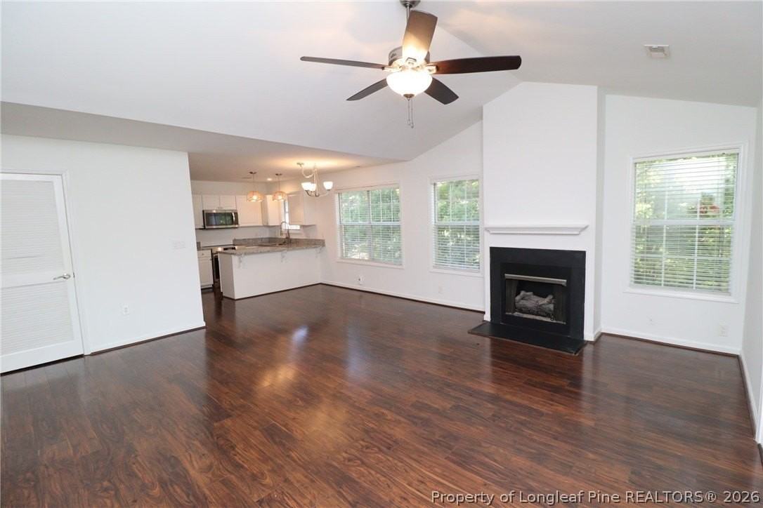 321 Renshaw Ct - Photo 4 of 30