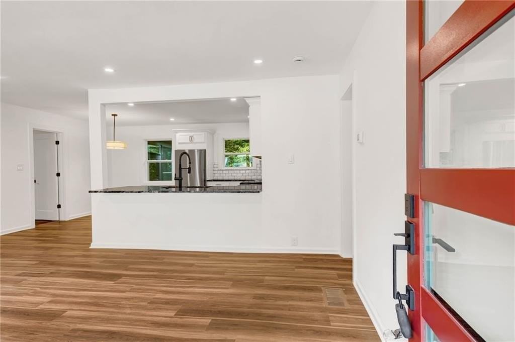266 Simon Ter Nw - Photo 6 of 37