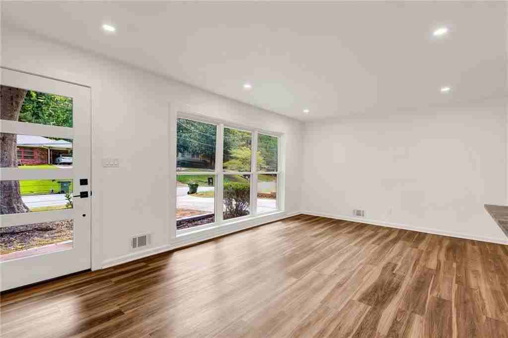 266 Simon Ter Nw - Photo 7 of 37