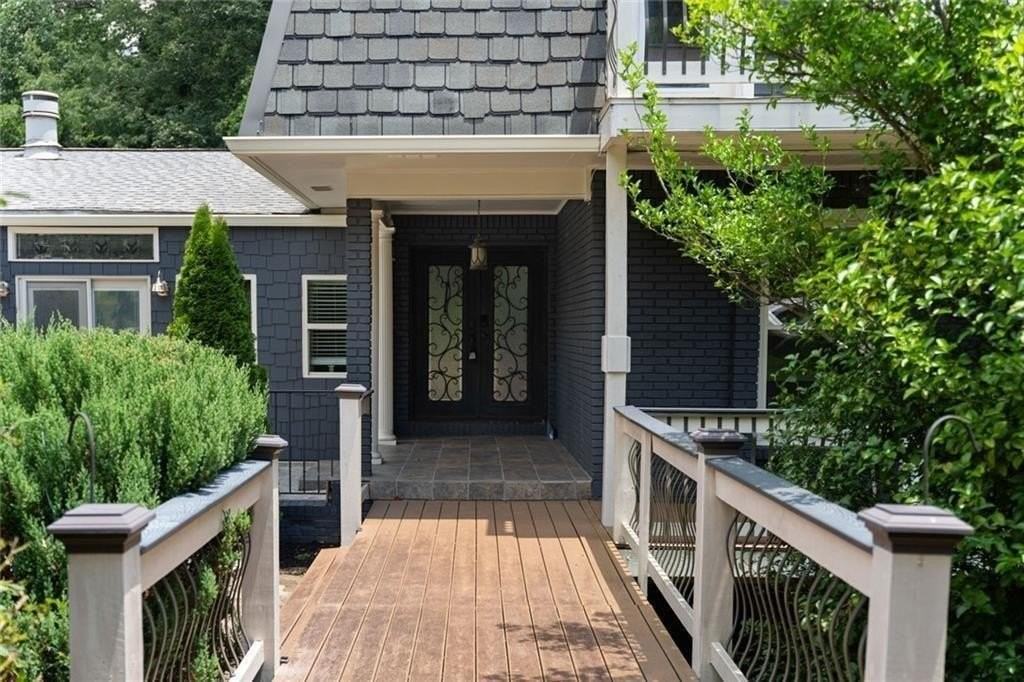 212 Kings Row Ne - Photo 4 of 50