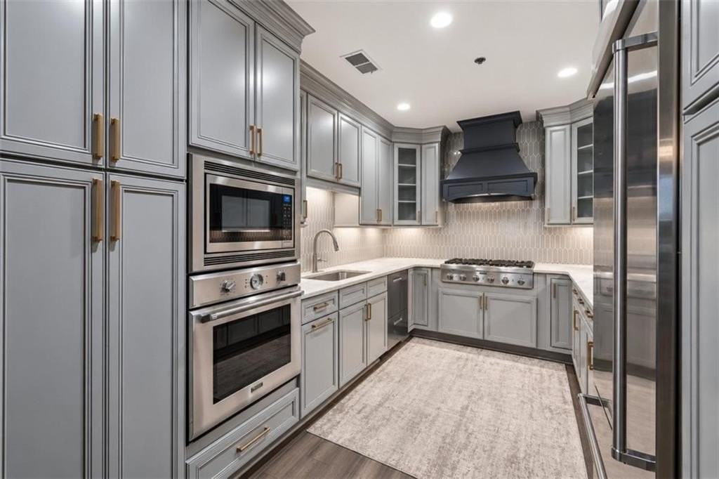 2233 Peachtree Rd Ne #402 - Photo 4 of 50