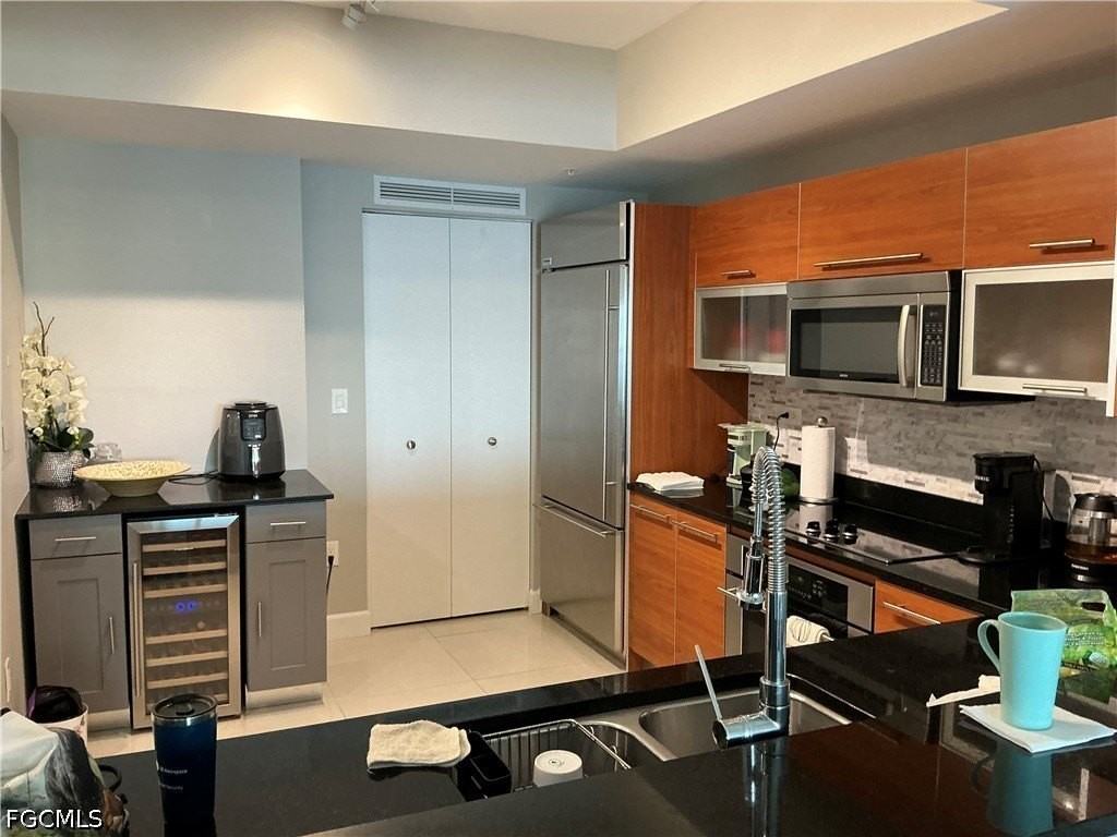 3000 Oasis Grand Blvd #2903 - Photo 3 of 50